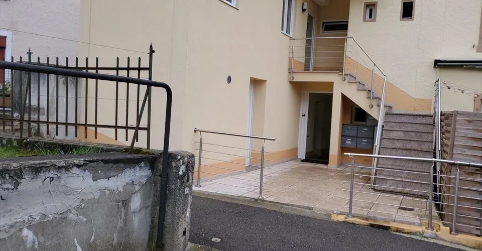 Immeuble de rendement – 7 appartements rénovés à Moutier – Foto 3 von 7