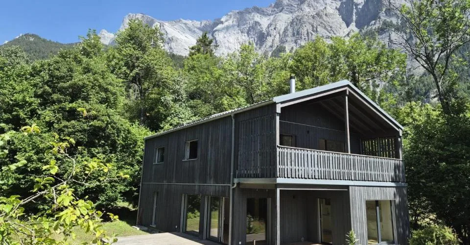 Villa écologique d'exception 6.5 pièces ? calme absolu en pleine natur – Foto 2 von 13