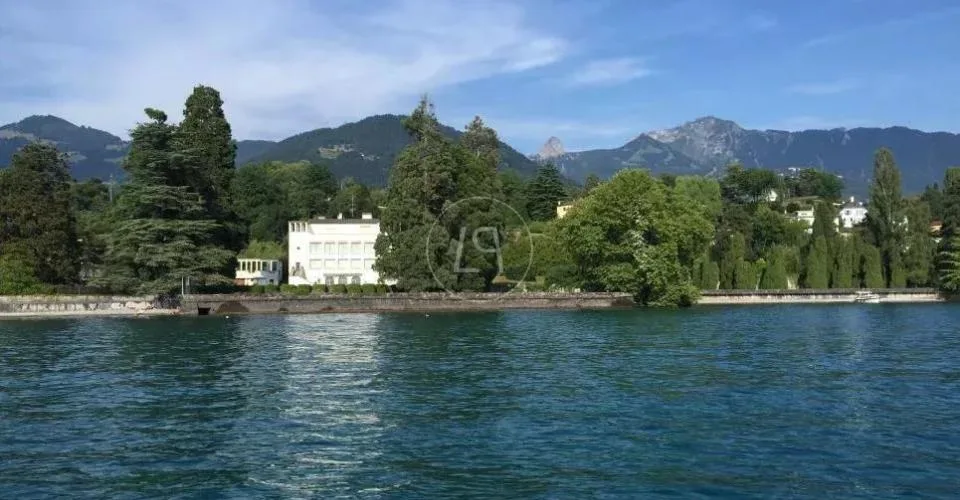 Propriété d'exception pied dans l'eau proche de Montreux – photo 2 sur 13