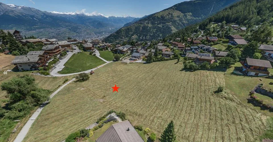 Terrain viabilisé libre de mandat dans un quartier résidentiel très proche du centre de la station – photo 6 sur 9