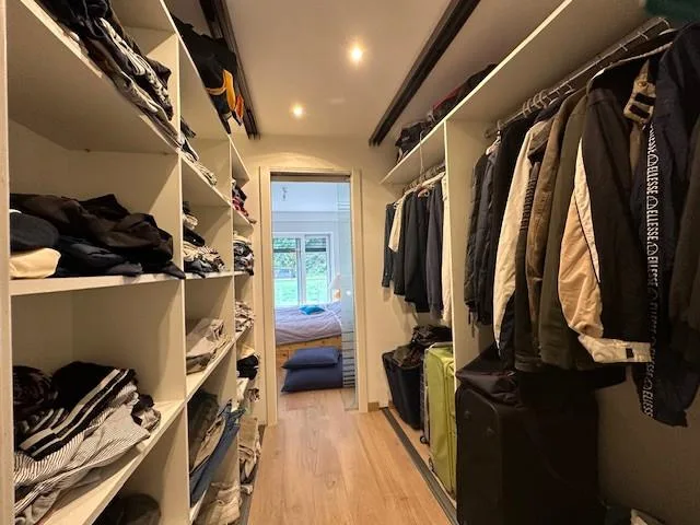 BEL APPARTEMENT D'ANGLE EN ATTIQUE AU CENTRE DU VILLAGE D'EVIONNAZ
