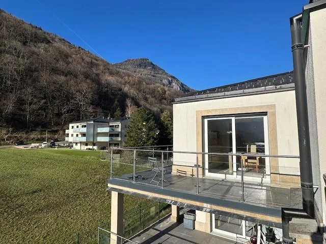 BEL APPARTEMENT D'ANGLE EN ATTIQUE AU CENTRE DU VILLAGE D'EVIONNAZ