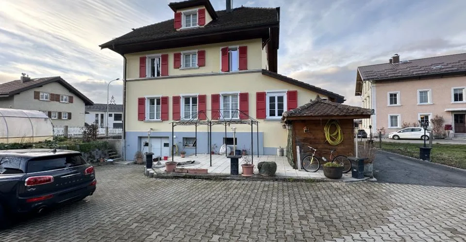 Immeuble de 3 appartements situé au centre du village, L’Orient
