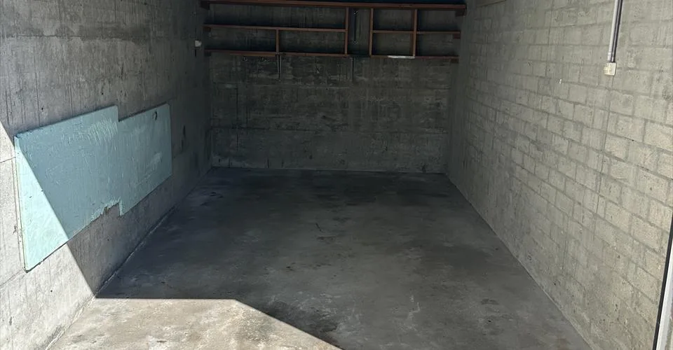 Appartement de 3,5 pièces rénové au dernier étage.