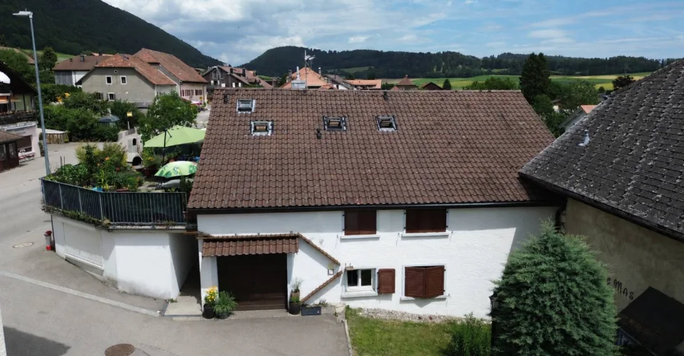 Immeuble à vendre à Lamboing – Foto 4 von 10