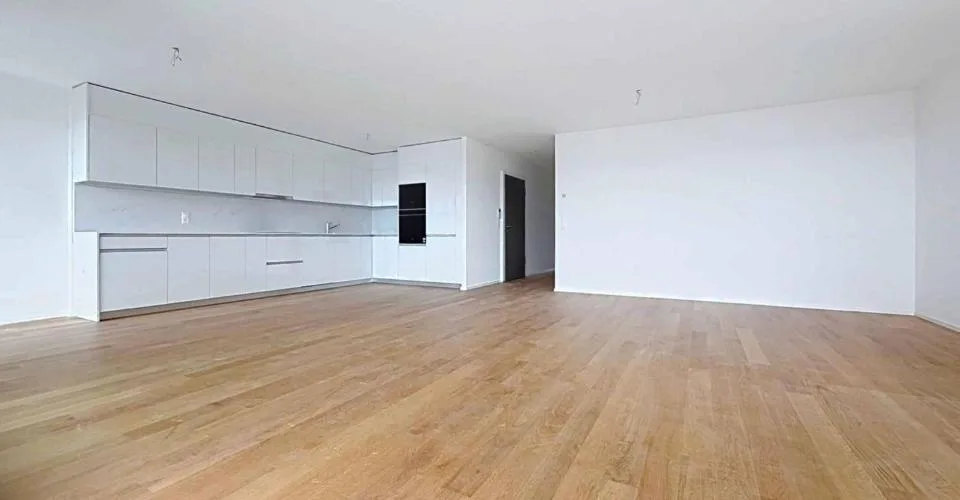 Luxuriöse 4.5-Zimmer-Wohnung mit überdachtem Balkon – Foto 3 von 13
