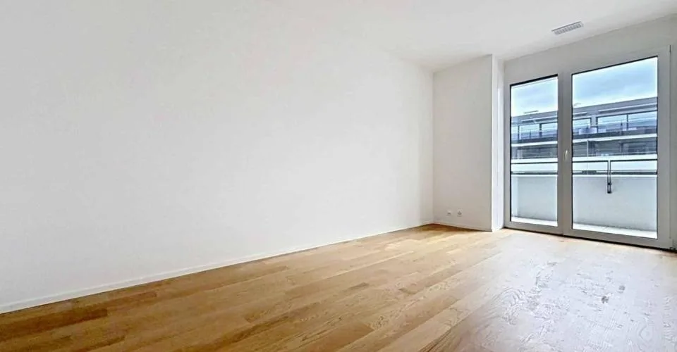 Luxuriöse 4.5-Zimmer-Wohnung mit überdachtem Balkon – Foto 5 von 13