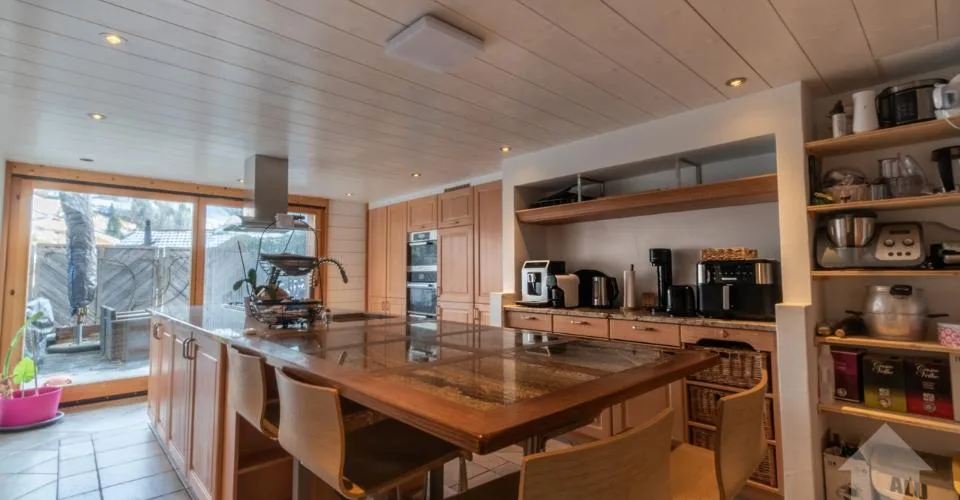 Val-d'Illiez, magnifique chalet de 3 logements