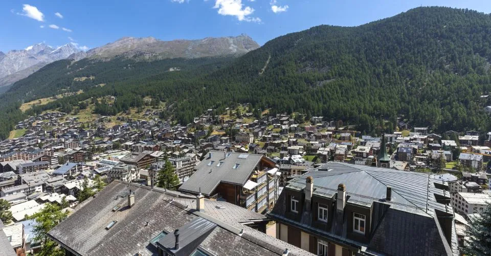 Immeuble moderne de 6 étages avec 26 unités – Foto 2 von 6