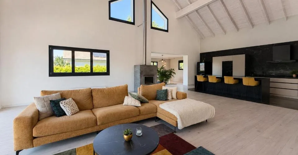 Villa de 6 pièces de 320 m² habitables à vendre à Miécourt