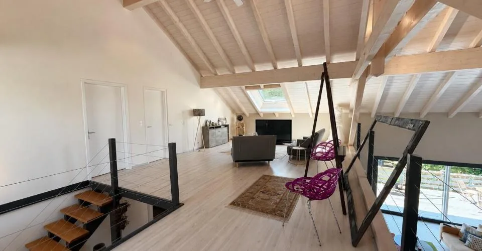 Villa de 6 pièces de 320 m² habitables à vendre à Miécourt