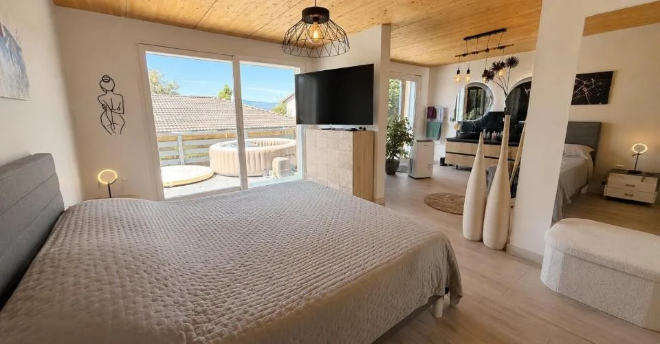 Villa de 6 pièces de 320 m² habitables à vendre à Miécourt