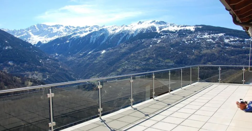 Villa de deux appartements avec raccard et carnotzet – Foto 9 von 13