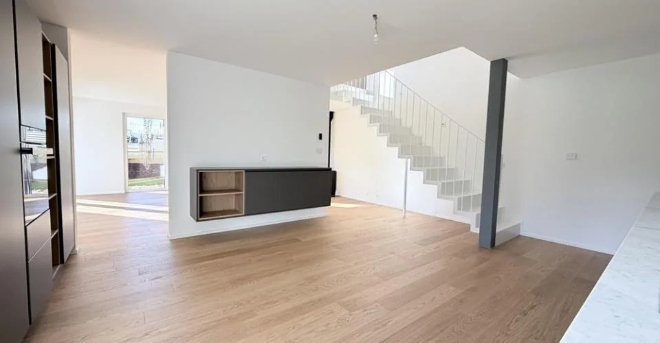 Villa, Rossemaison - 970000