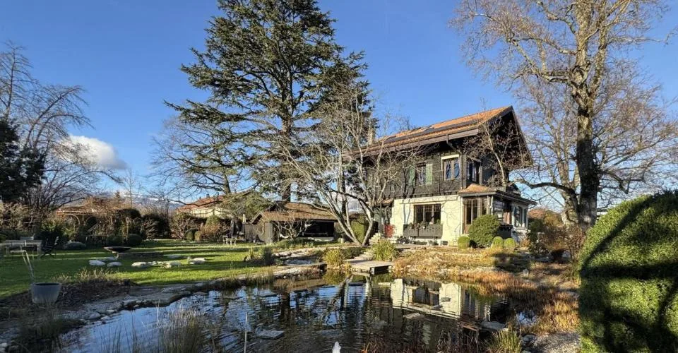 Collex-Bossy | Beau chalet de charme rénové hors niusances