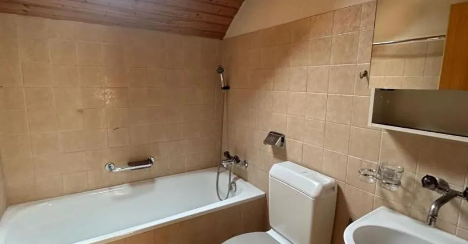 Cortébert, immeuble locatif de 4 appartements et 7 garages – photo 7 sur 7