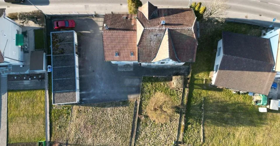 Cortébert, immeuble locatif de 4 appartements et 7 garages – photo 3 sur 7