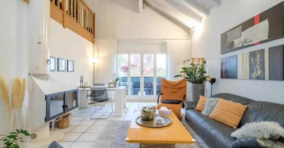 Spacieux duplex en attique de 235 m² entièrement rénové