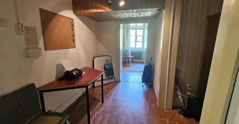 À vendre à Perrefitte maison de 7.5 pièces à rénover – Foto 8 von 13