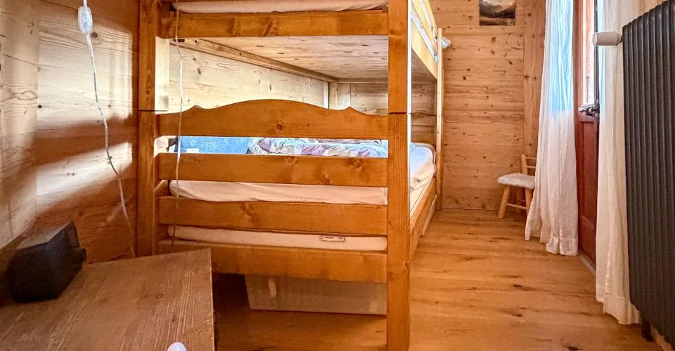 Chalet magnifiquement rénové sur une très belle parcelle plate à Ovronnaz/VS