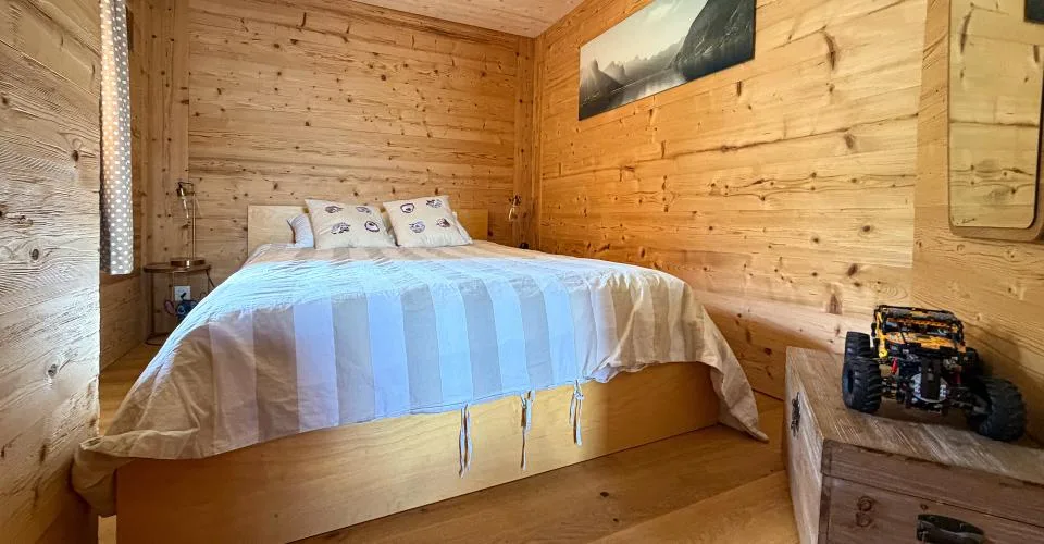Chalet magnifiquement rénové sur une très belle parcelle plate à Ovronnaz/VS