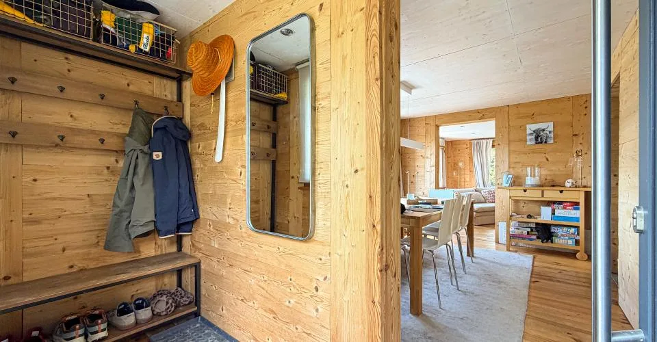 Chalet magnifiquement rénové sur une très belle parcelle plate à Ovronnaz/VS