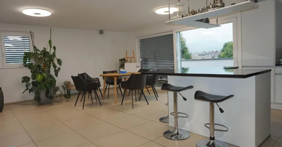 ARI-247 - Attique de 5,5 pièces pour 140 m2 habitable et 128 m2 de terrasse – Foto 2 von 13