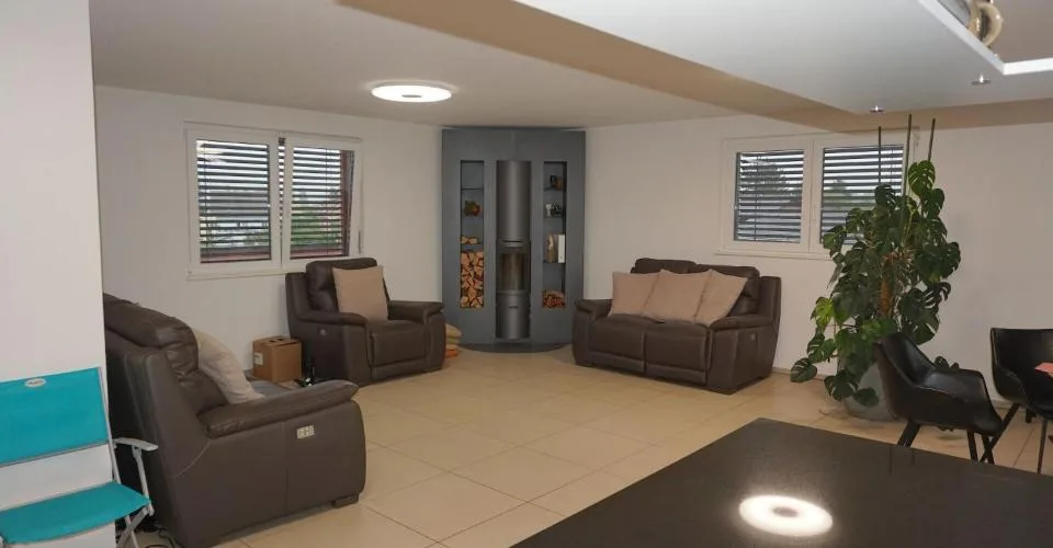 ARI-247 - Attique de 5,5 pièces pour 140 m2 habitable et 128 m2 de terrasse – Foto 4 von 13
