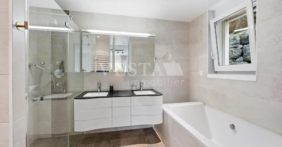 EXCLUSIVITÉ - APPARTEMENT AVEC VUE À MONTREUX