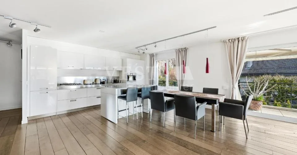 EXCLUSIVITÉ - APPARTEMENT AVEC VUE À MONTREUX