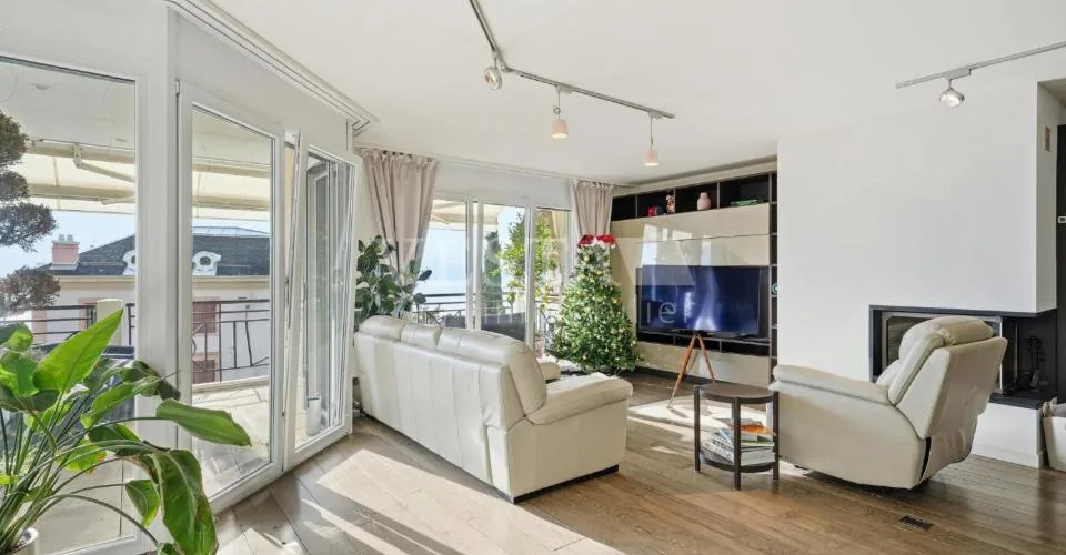 EXCLUSIVITÉ - APPARTEMENT AVEC VUE À MONTREUX