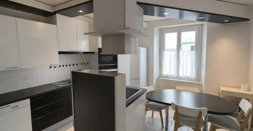 Maison à vendre de 3 logements avec grand terrain à Courgenay – Foto 3 von 13
