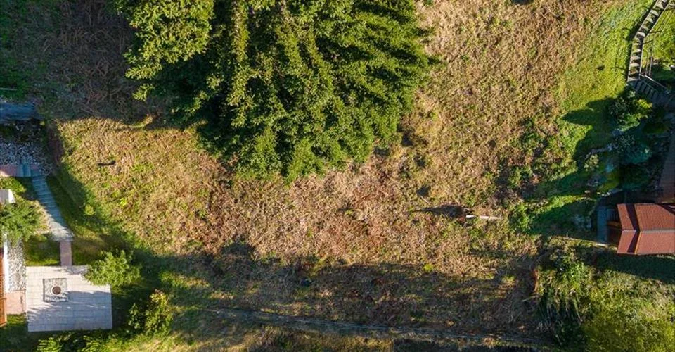 Terrain constructible, libre de mandat à côté du Bisse – photo 8 sur 15
