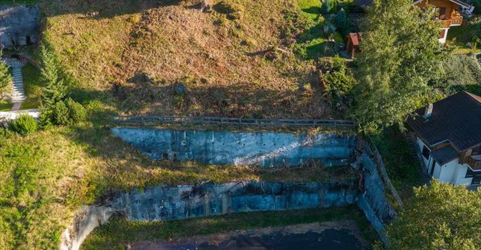 Terrain constructible, libre de mandat à côté du Bisse – photo 6 sur 15