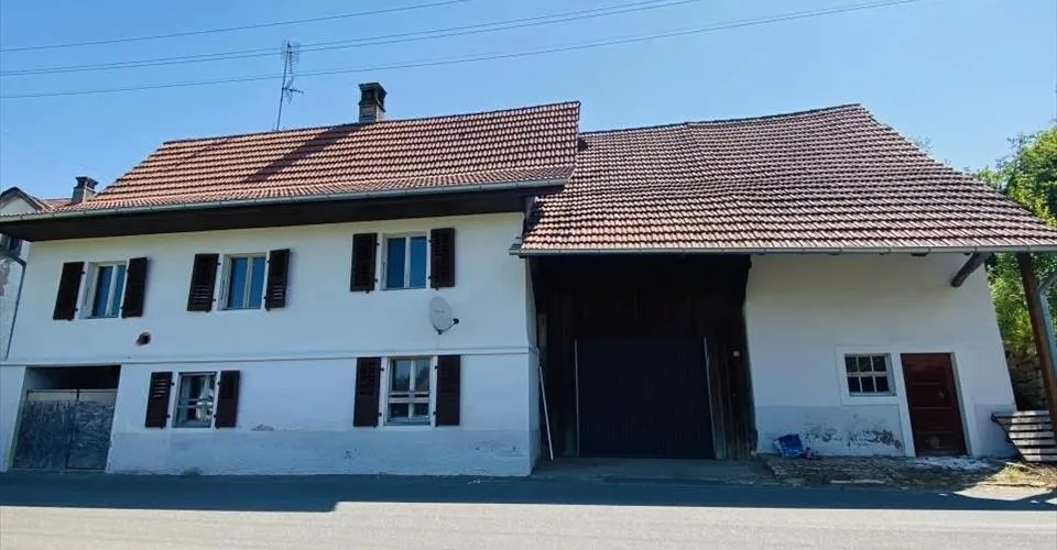 Maison à rénover! Avec beaucoup de potentiel
