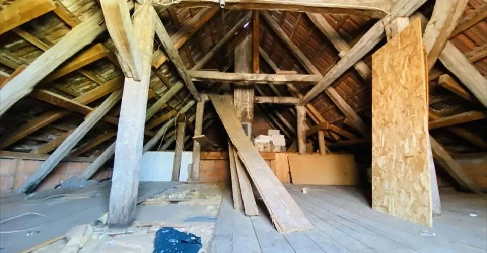 Maison à rénover! Avec beaucoup de potentiel
