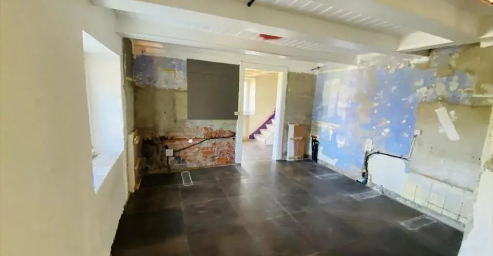 Maison à rénover! Avec beaucoup de potentiel