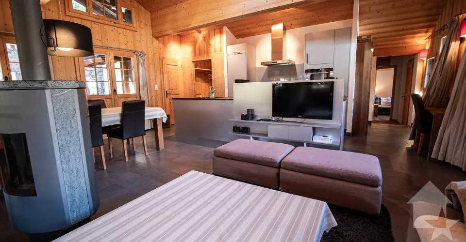 Séduisant appartement en duplex au centre du village – Foto 4 von 13