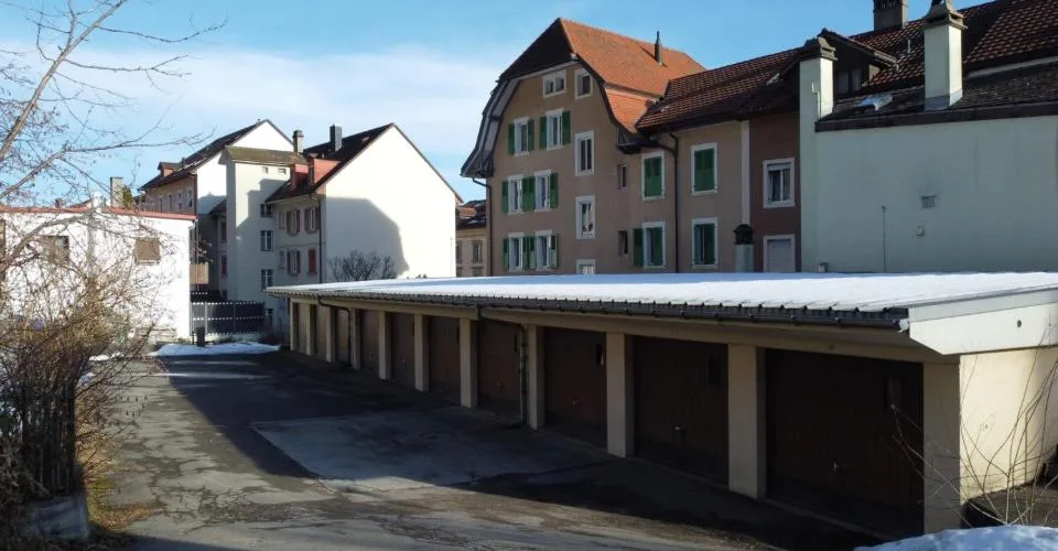 St-Imier, immeuble de 5 appartements avec possibilité d'acquérir 10 garages
