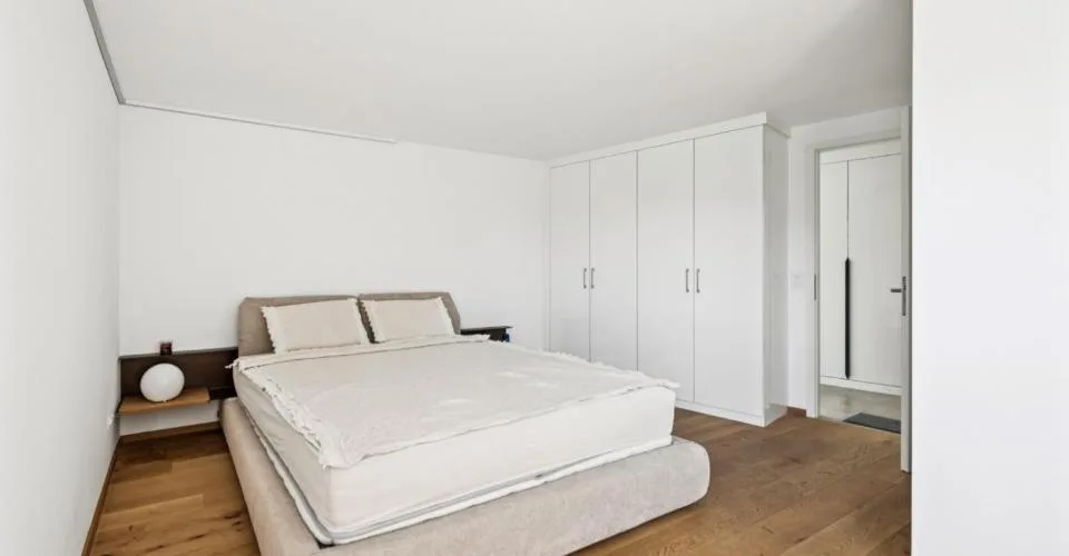 Vue panoramique pour cette villa contemporaine