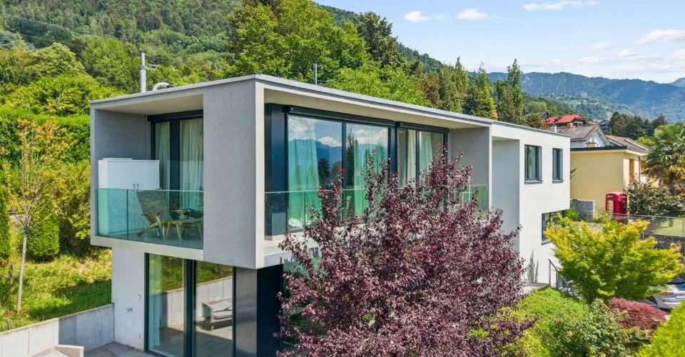 Vue panoramique pour cette villa contemporaine