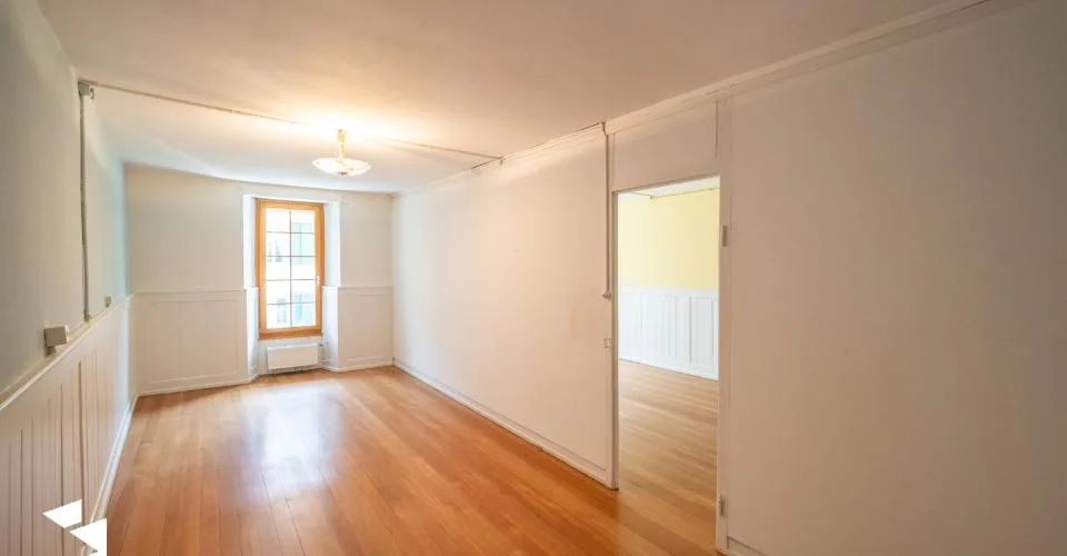 Fehr Immobilien - Wohn- und Gewerbeliegenschaft mit Renovationsbedarf