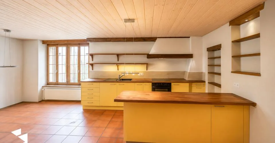 Fehr Immobilien - Wohn- und Gewerbeliegenschaft mit Renovationsbedarf