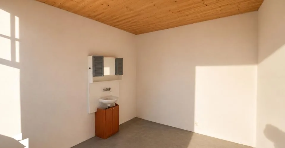 Fehr Immobilien - Wohn- und Gewerbeliegenschaft mit Renovationsbedarf