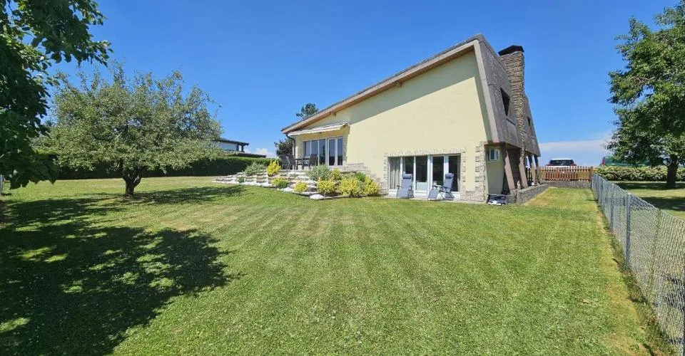À vendre à Courgenay maison individuelle de 5 pièces avec jardin