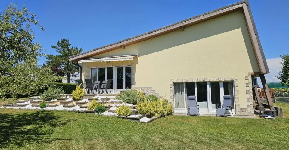 À vendre à Courgenay maison individuelle de 5 pièces avec jardin