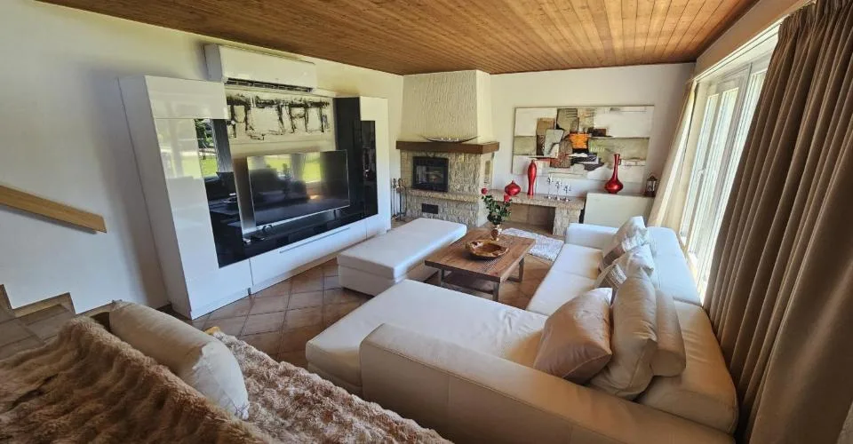 À vendre à Courgenay maison individuelle de 5 pièces avec jardin