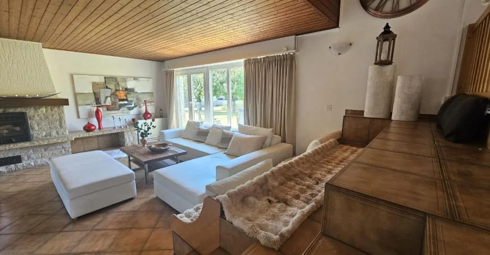 À vendre à Courgenay maison individuelle de 5 pièces avec jardin
