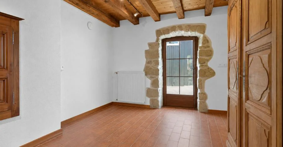 Magnifique maison villageoise au cœur de Mex avec jardin