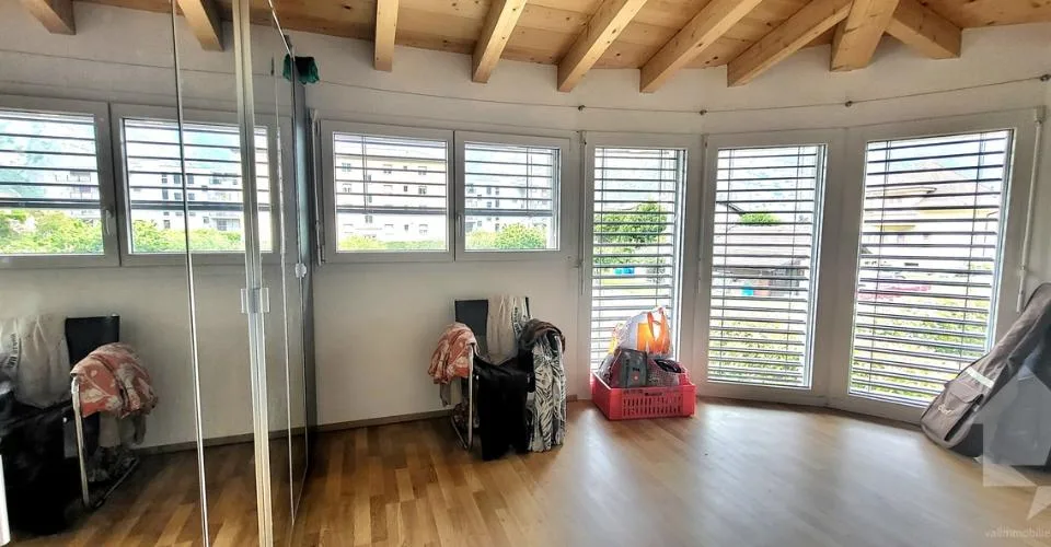 Villa - immeuble de 2 appartements 1x 3.5 pces en duplex + 1x studio